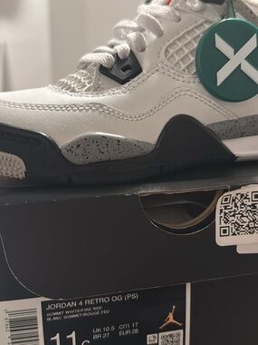 Jordan 4 Retro OG White/Gray/Black with Teal Tag